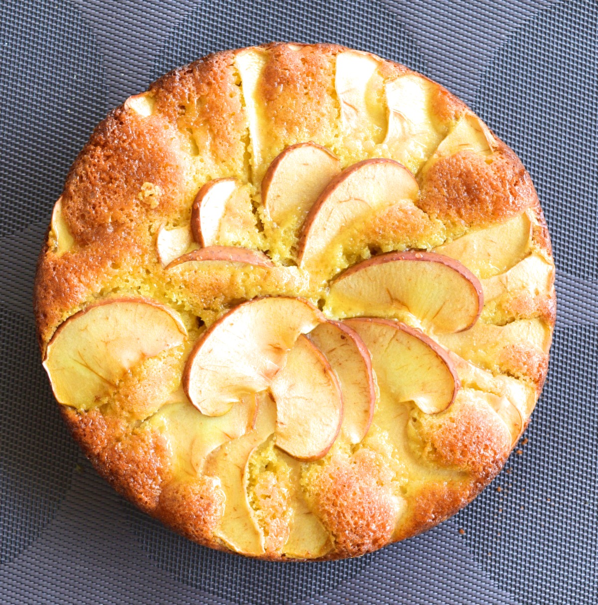 Apple Ginger Cake