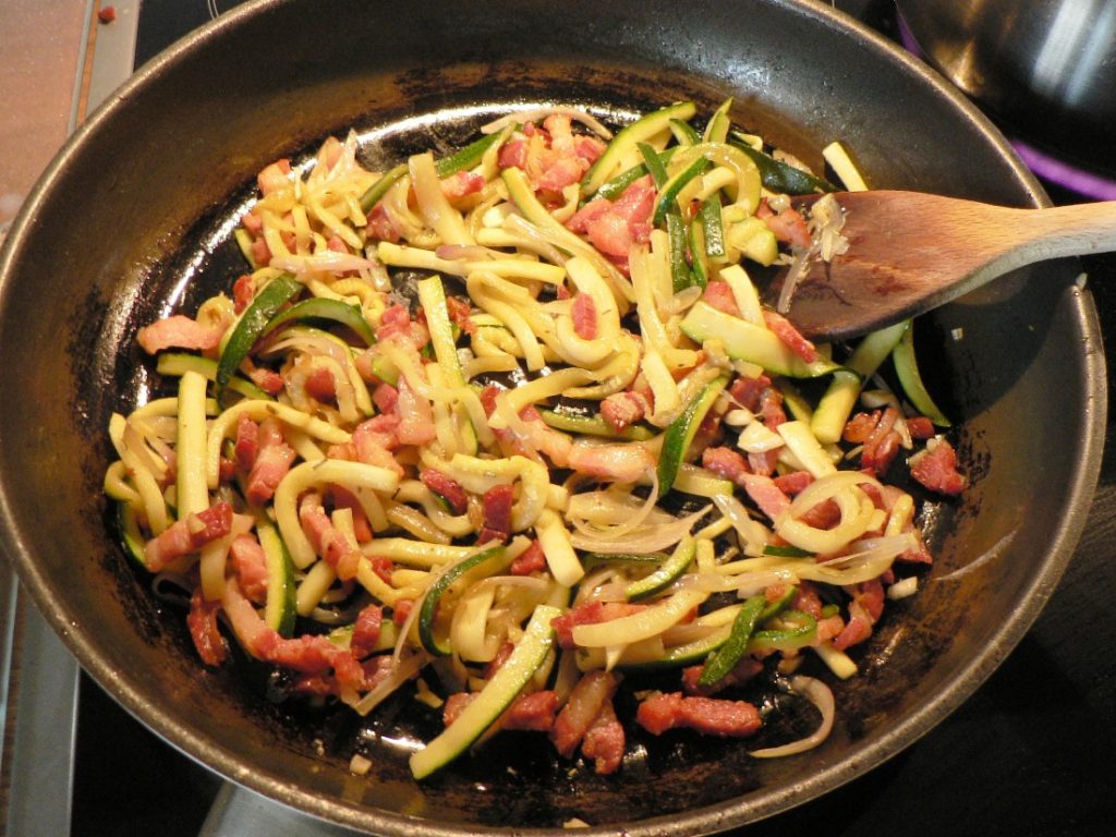 Creamy Zucchini and Bacon Pasta