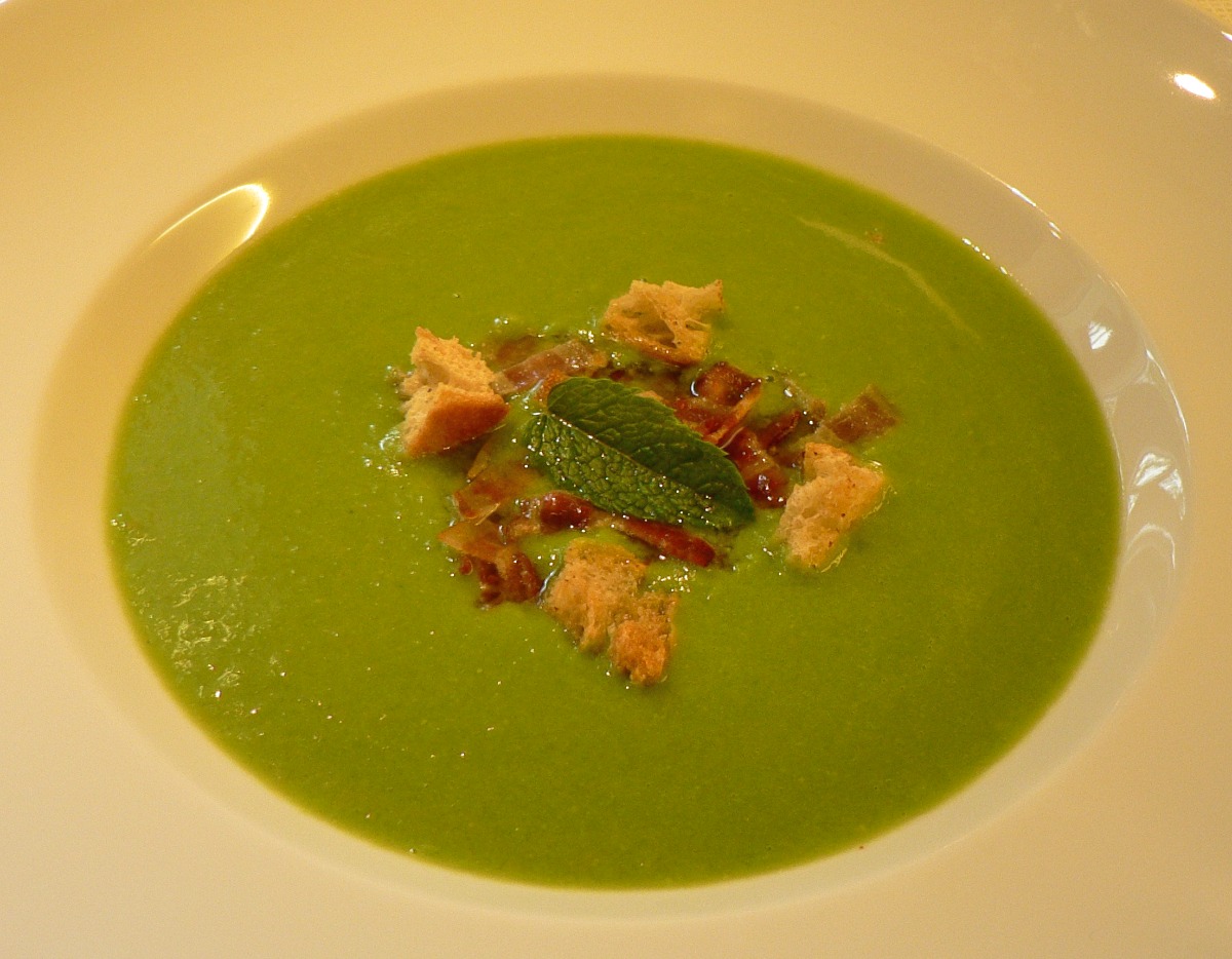 English Fresh Pea Soup Recipe