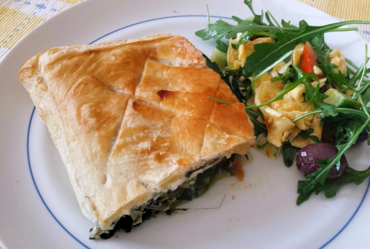 Greek Spinach Pie (Spanakopita)
