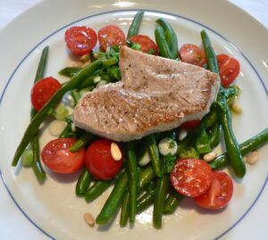 Seared Tuna with Green Beans Tomato Vinaigrette Recipe