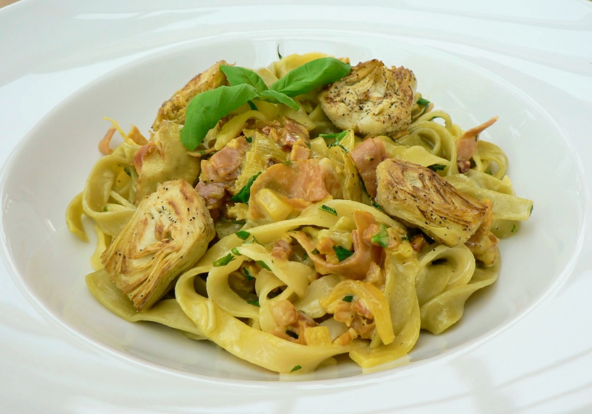 Tagliatelle with Roasted Artichokes and Prosciutto