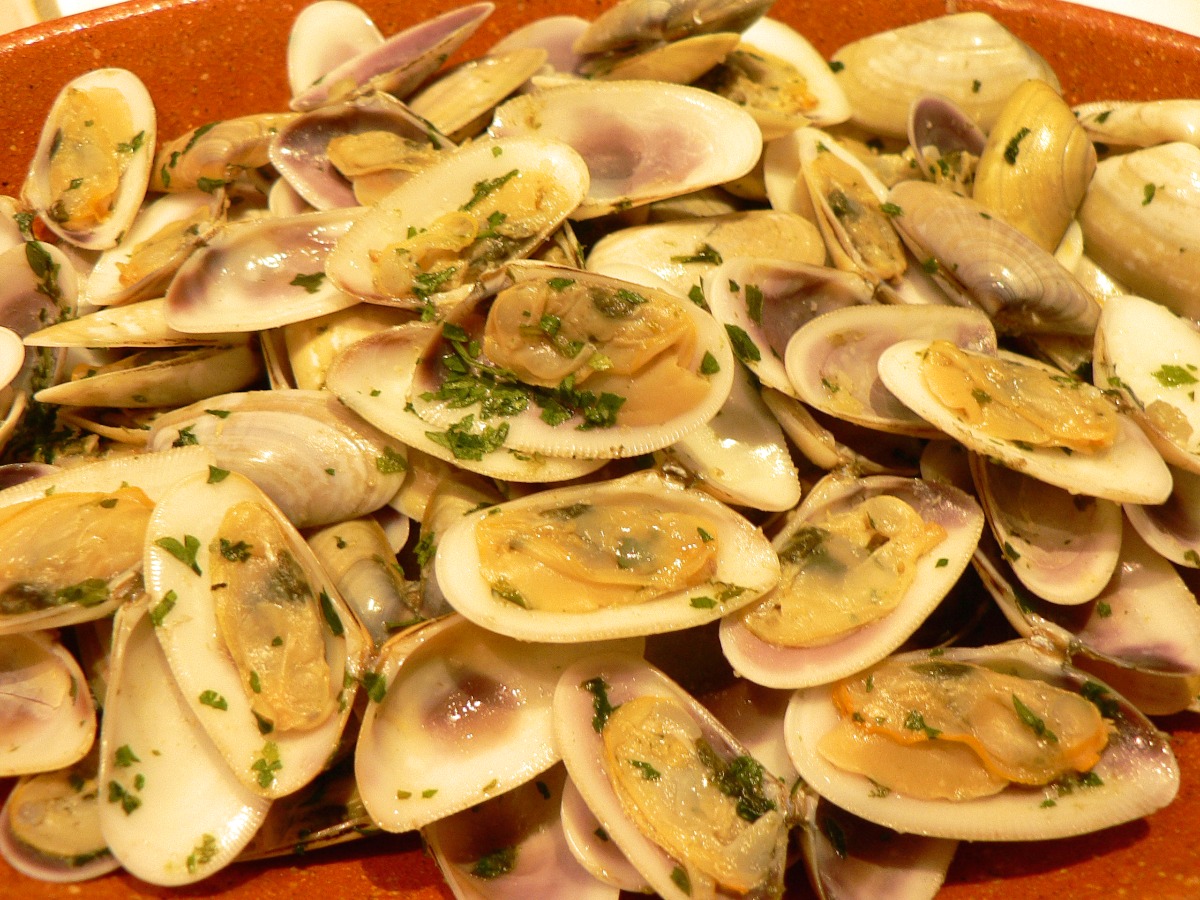Wedge Clams in Persillade